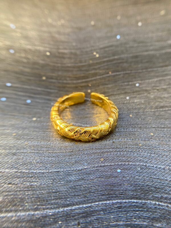 r07 Golden Weave