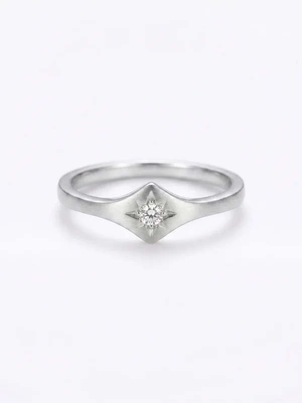 Single Star Ring