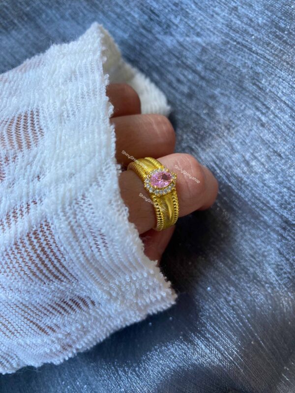 r04 Golden Pink