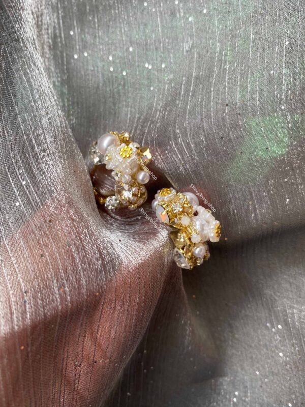 e01 Golden Blossom