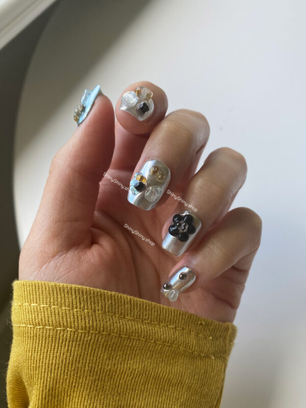 n07 Blue Silver Stones