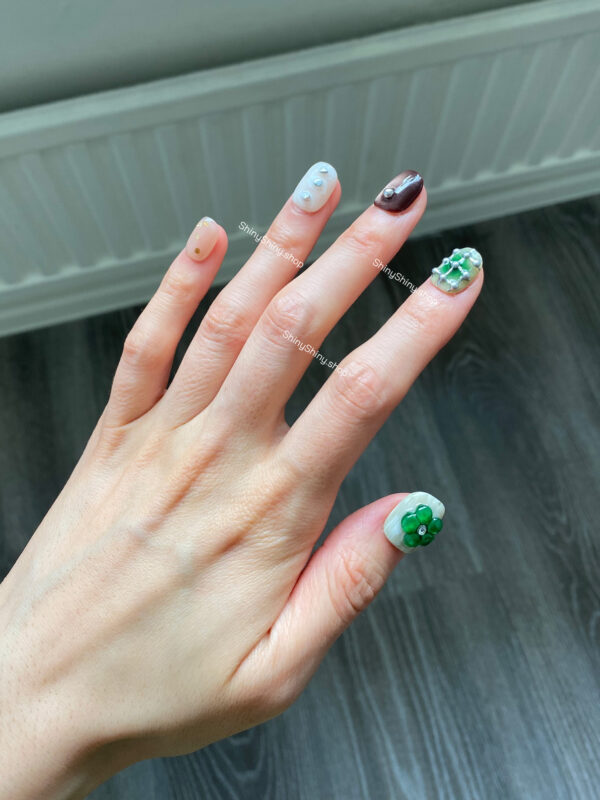 n21 Green Brown Flower