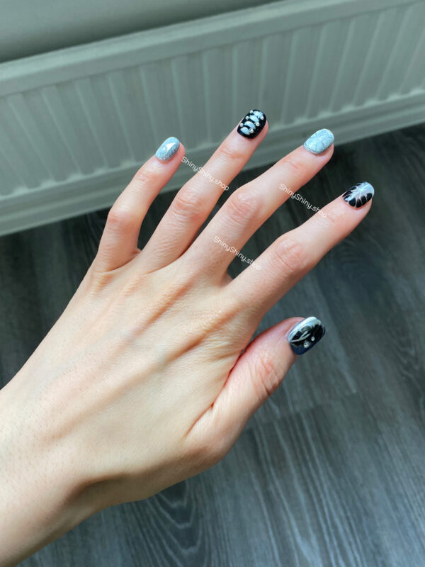 n25 Black Silver Star