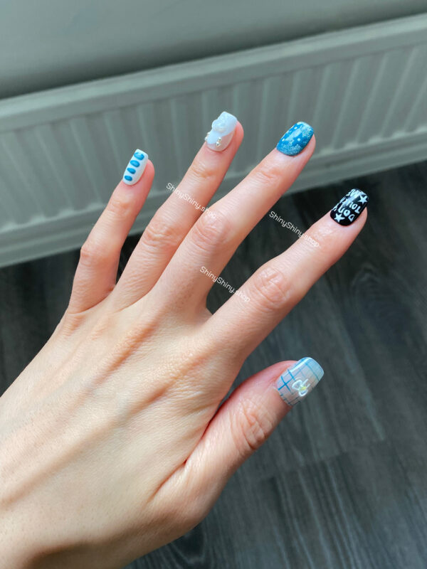 n11 Bright Blue Flower