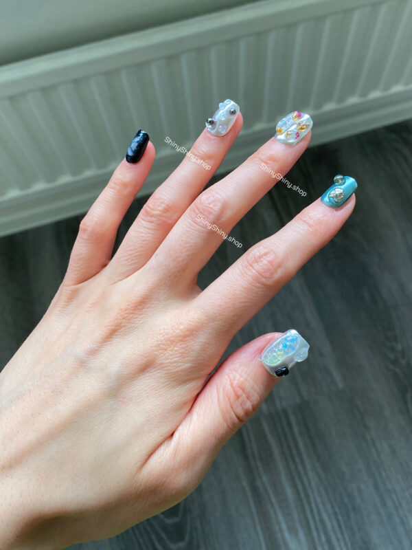 n07 Blue Silver Stones