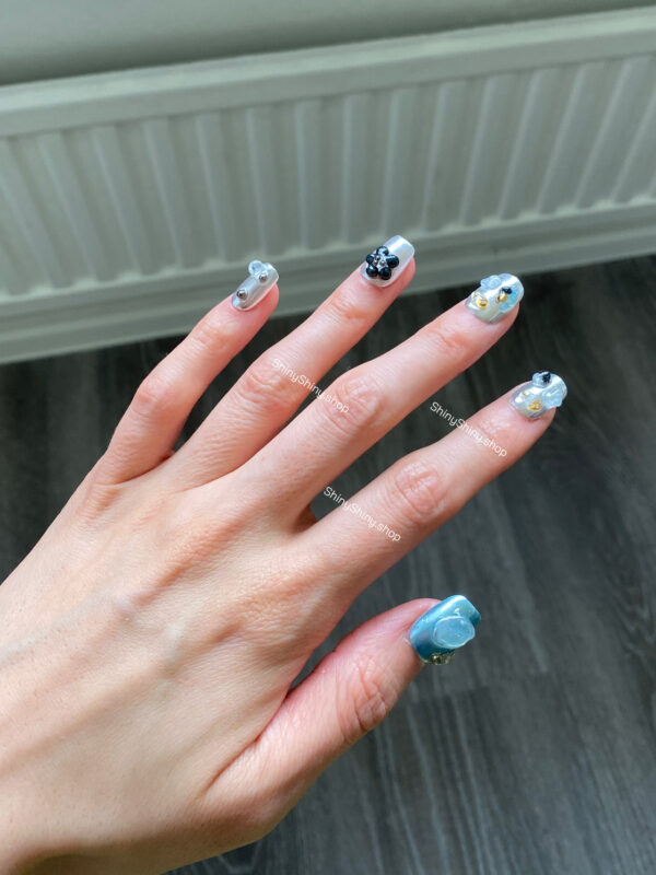 n07 Blue Silver Stones