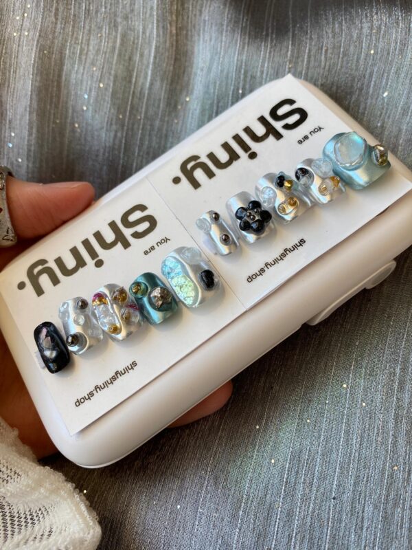n07 Blue Silver Stones