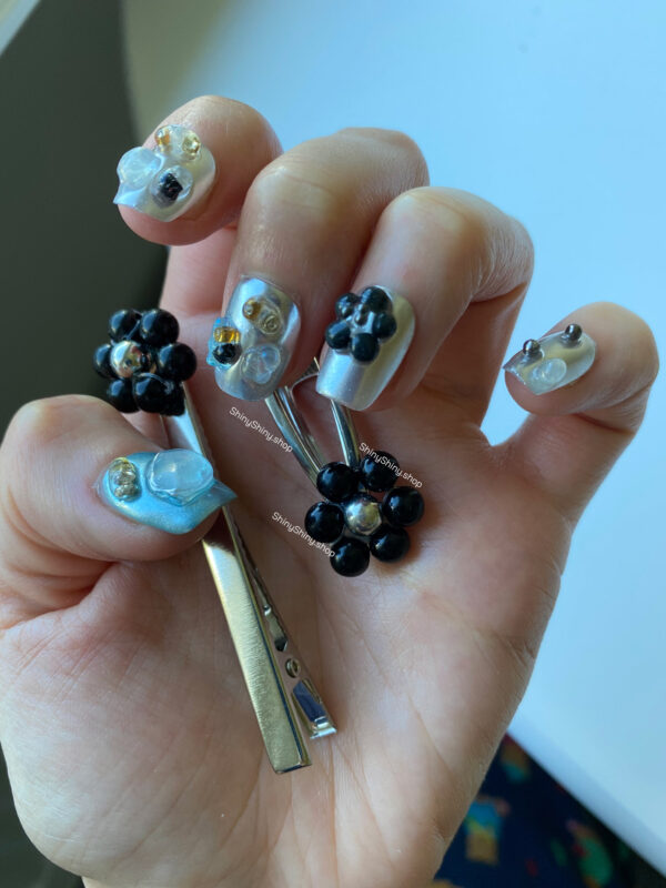 n07 Blue Silver Stones