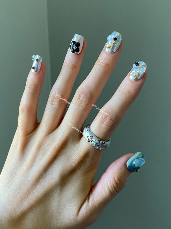 n07 Blue Silver Stones