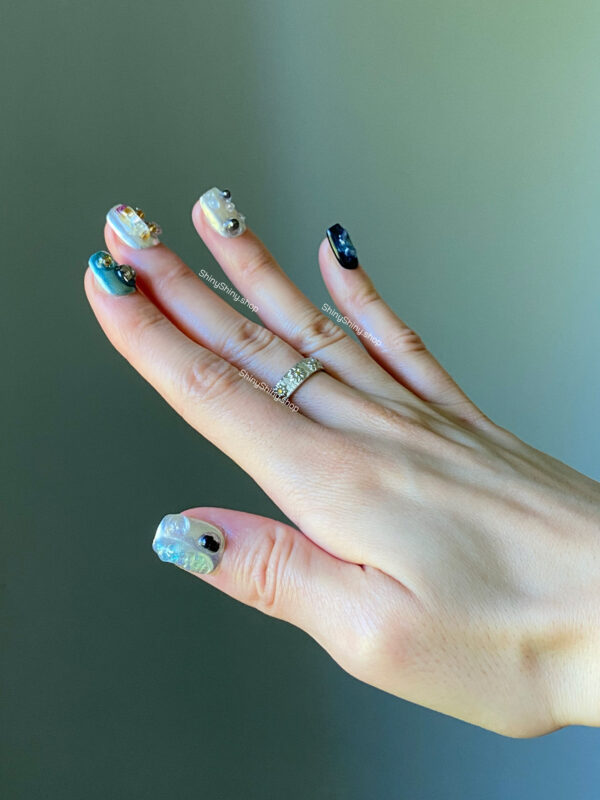 n07 Blue Silver Stones
