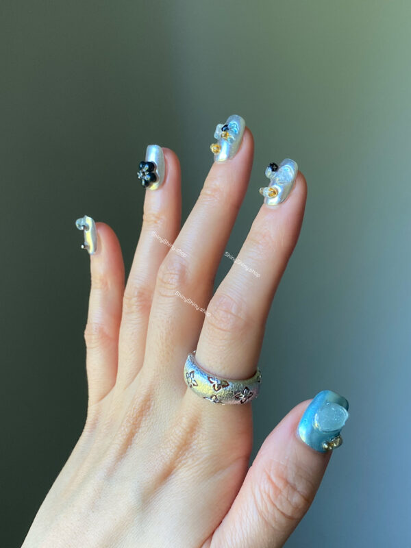 n07 Blue Silver Stones