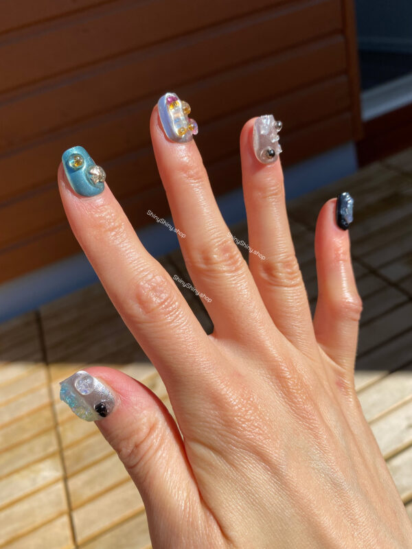n07 Blue Silver Stones