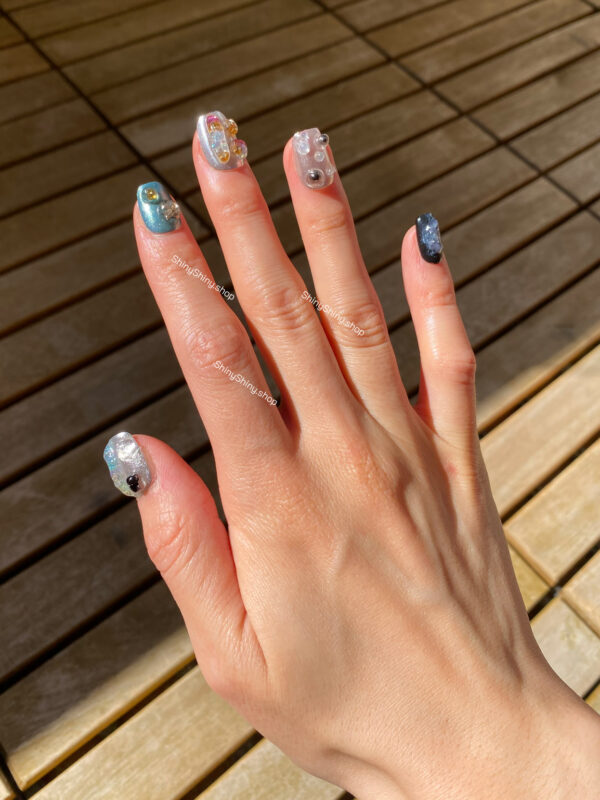 n07 Blue Silver Stones